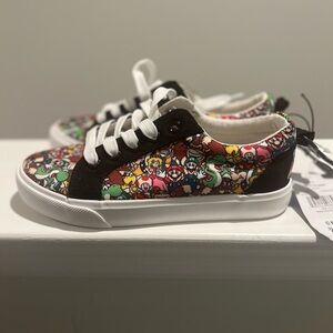 Nintendo Super Mario Bros Sneakers Kids Size 3Y Brand New